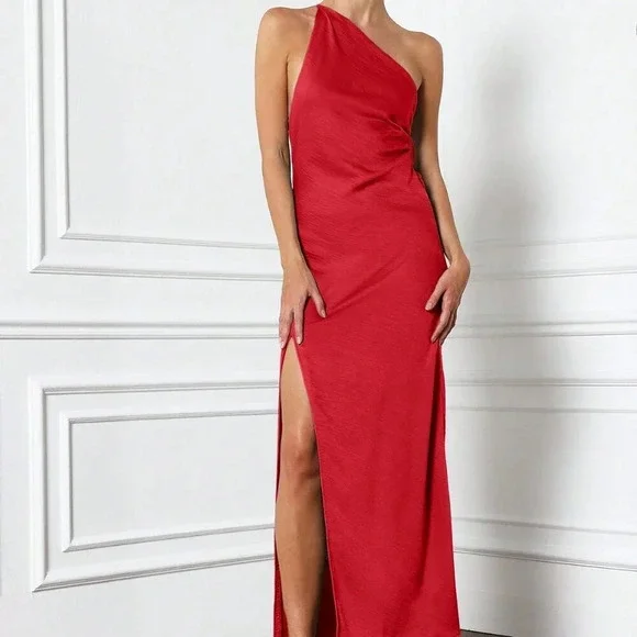 Red Elegant Women's Asymmetric One Shoulder Strap Side Slit Backless Maxi Dress - Picture 4 of 4
